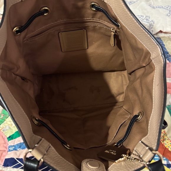 Coach purse - Picture 2 of 2